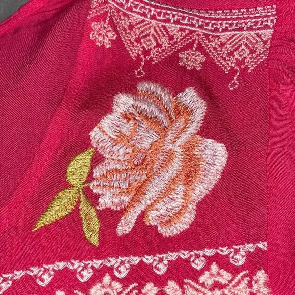 Embroidered pink top size small, soft medium weight 3/4 sleeve. - Picture 4 of 6
